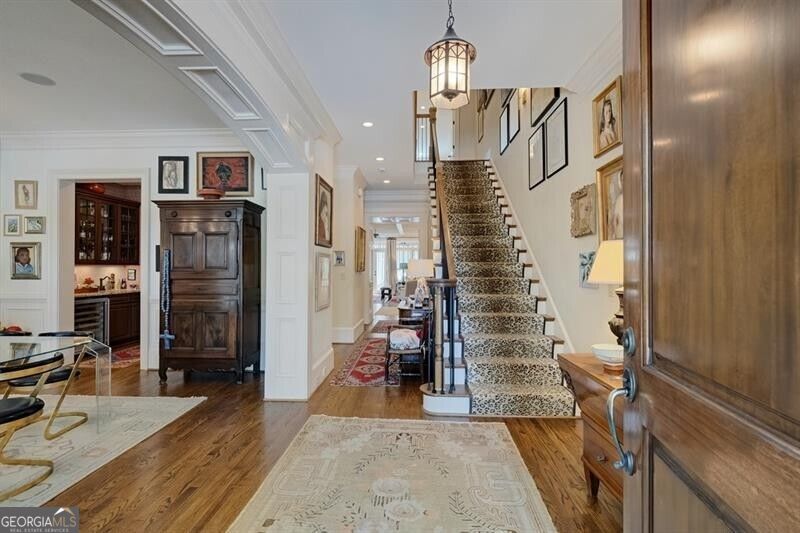 8 Honour AVE NW 6