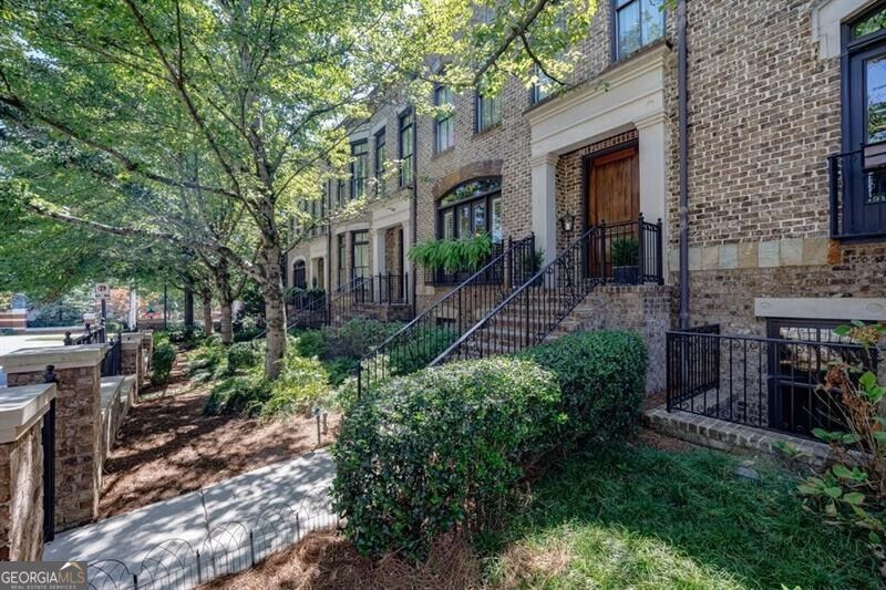 8 Honour AVE NW 6