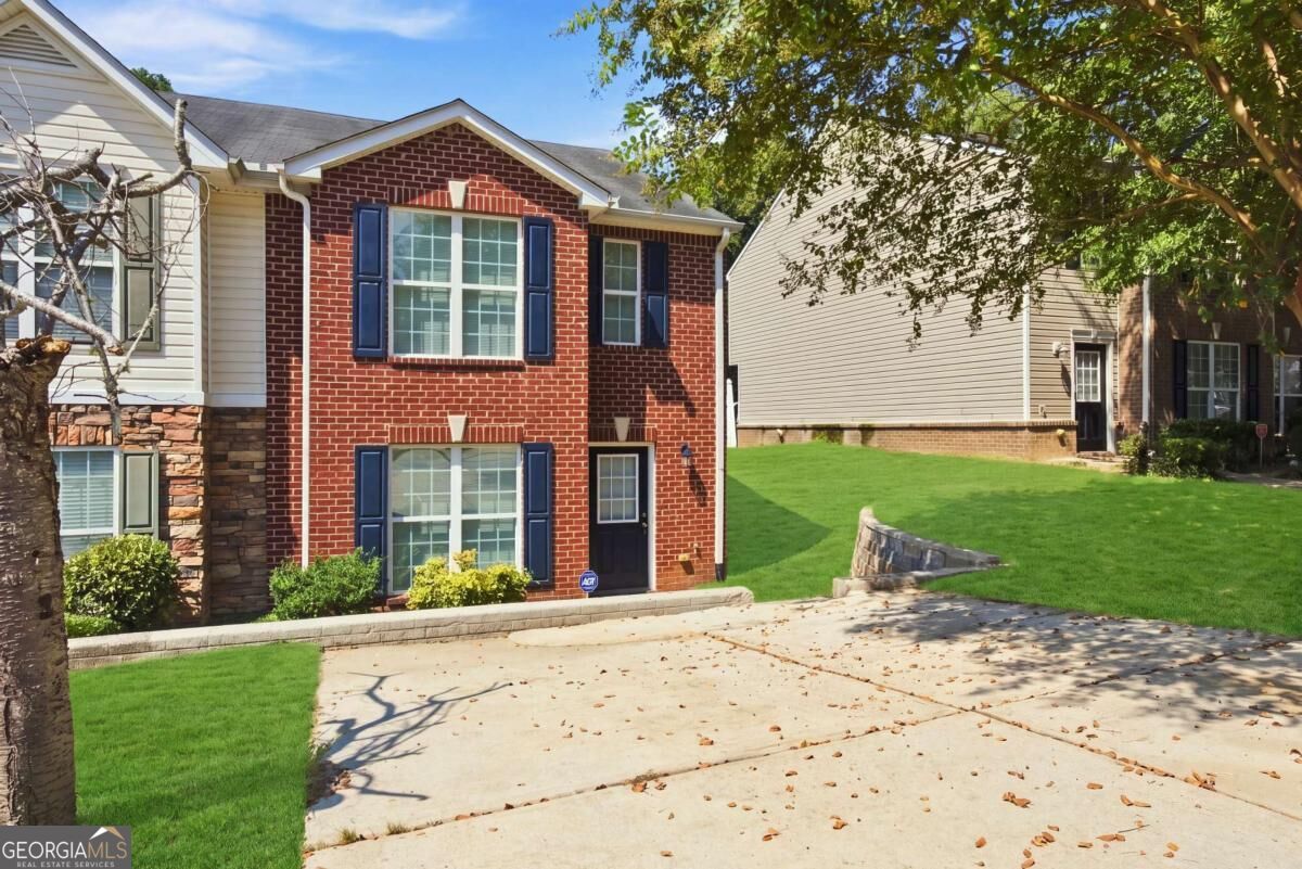 8399 Carlington LN