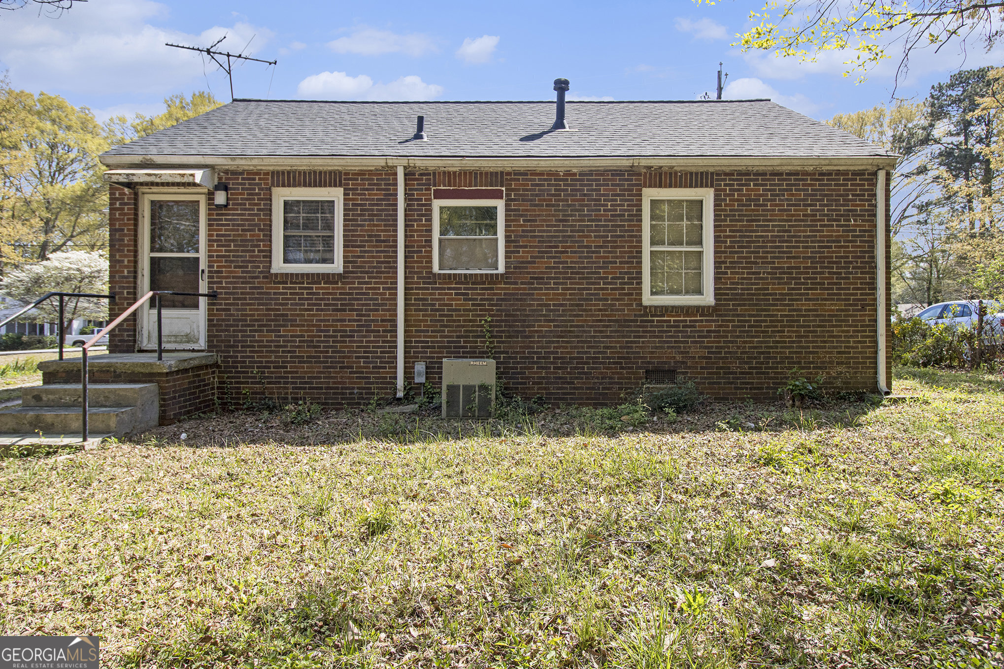 854 Slaton ST