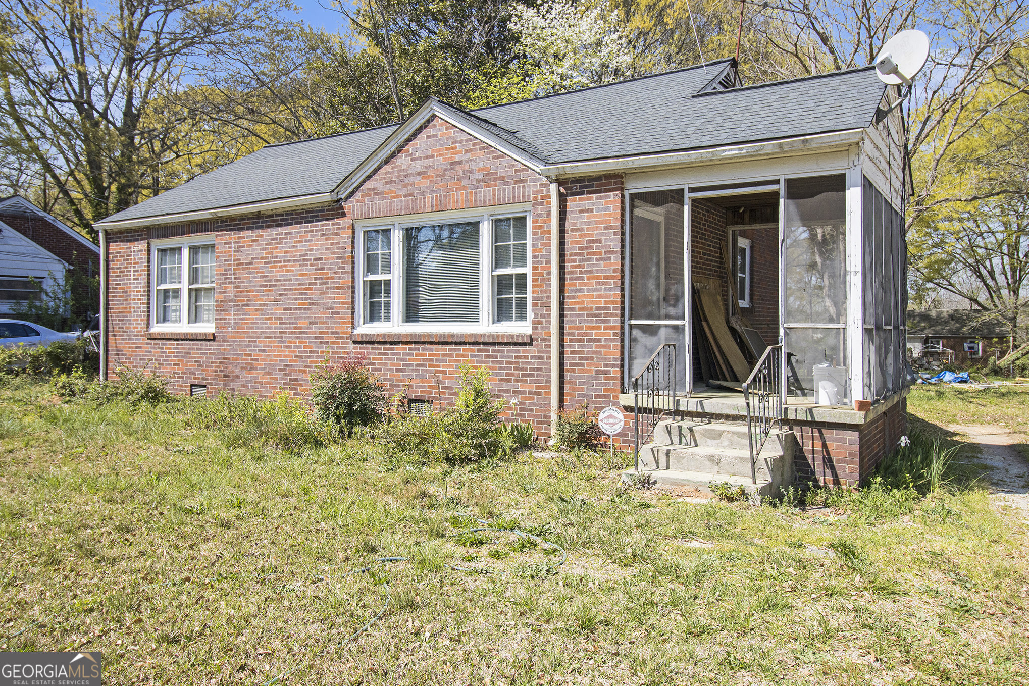 854 Slaton ST