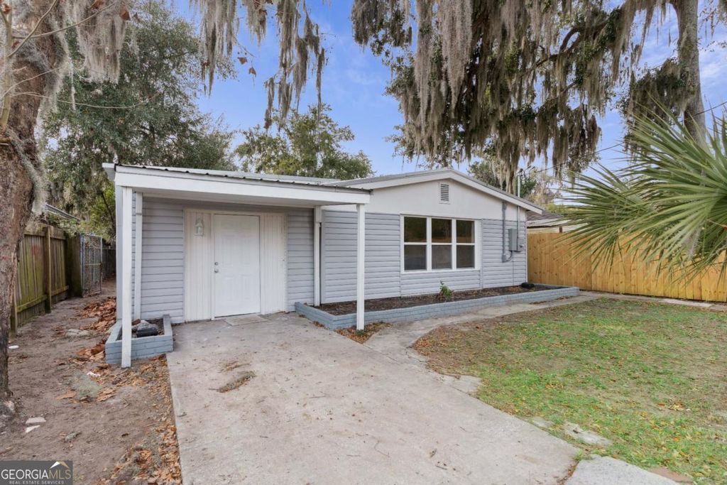 Photo of 921 Cleburne Street, Brunswick, GA 31520 (MLS # 10671178)