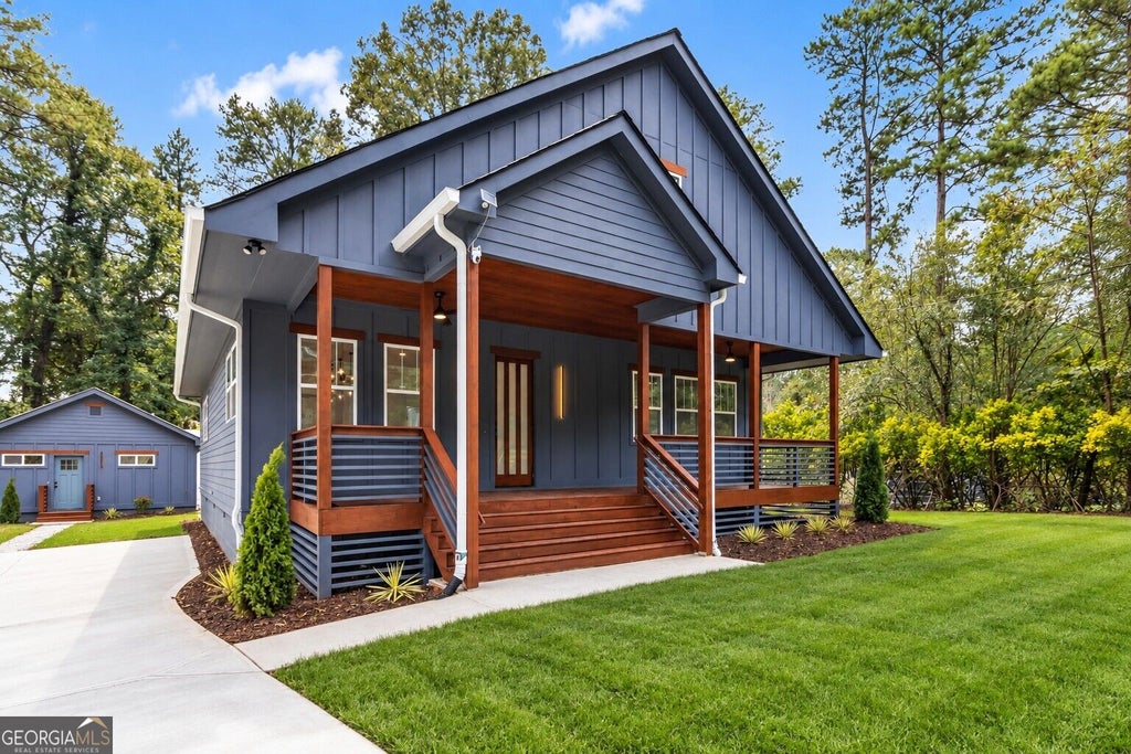 Photo of 3892 Boulder Park Drive SW, Atlanta, GA 30331 (MLS # 10841744)