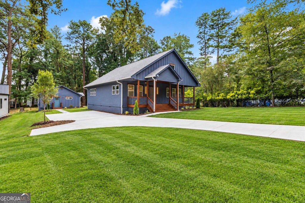 Photo of 3892 Boulder Park Drive SW, Atlanta, GA 30331 (MLS # 10841744)