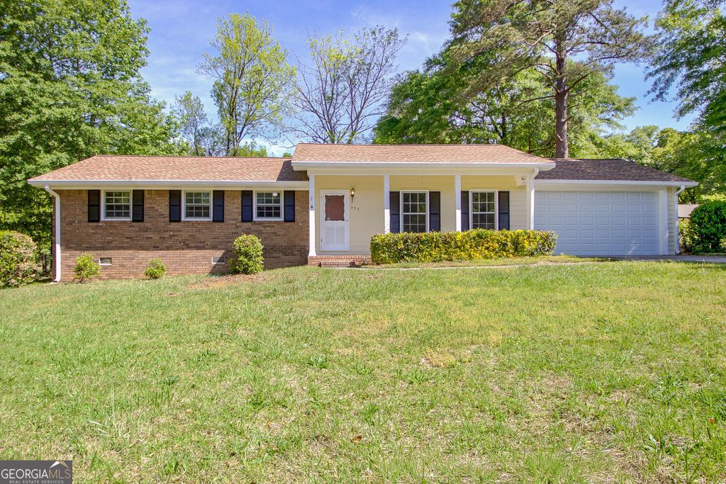 Photo of 335 Kelly Dr, Fayetteville, GA 30214 (MLS # 10736556)