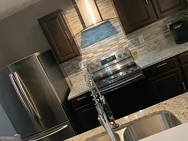 6203 Fairington Ridge CIR