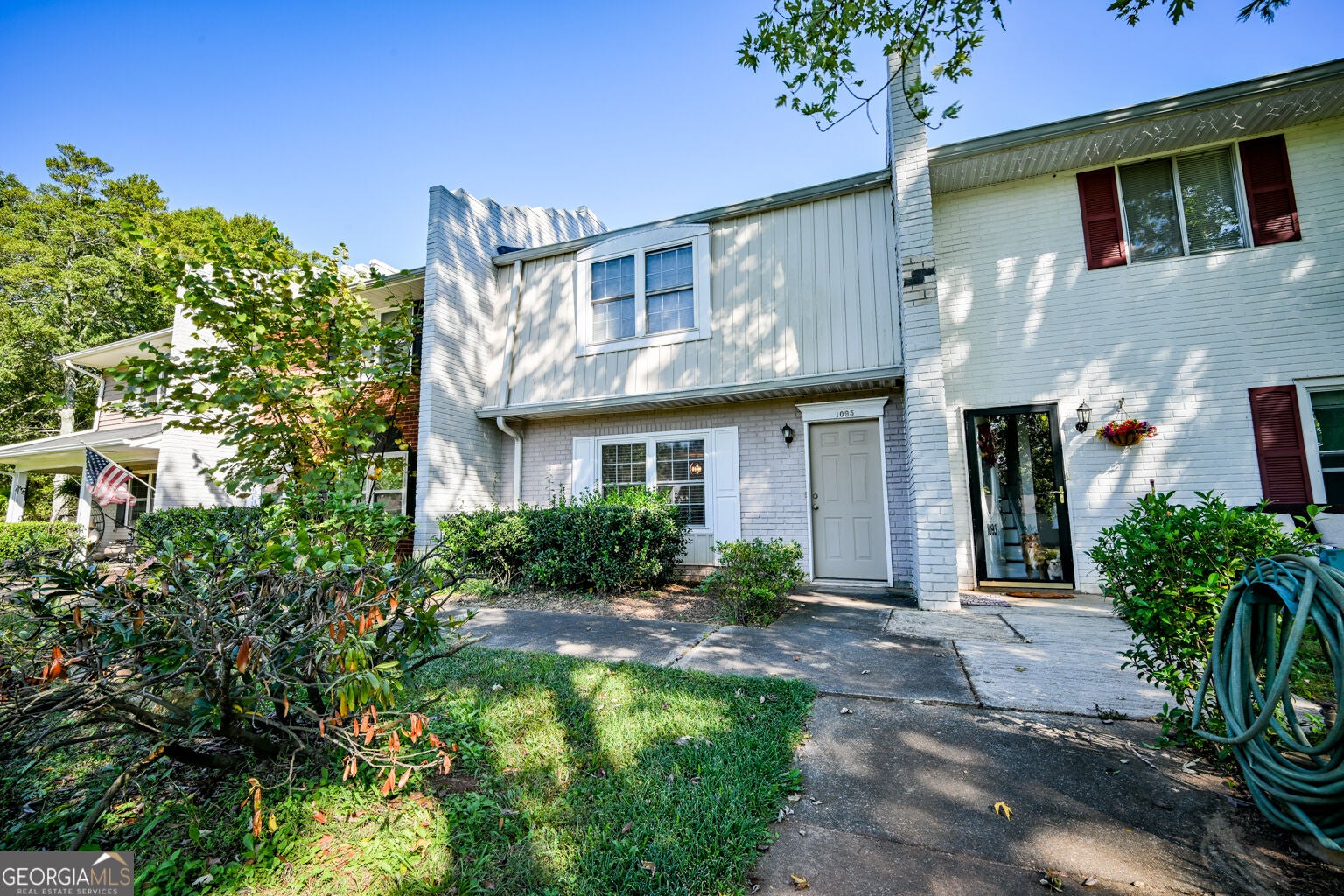 1095 Eastview CIR NE