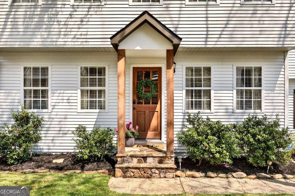 Photo of 240 Park Bridge Lane, Roswell, GA 30075 (MLS # 10719929)