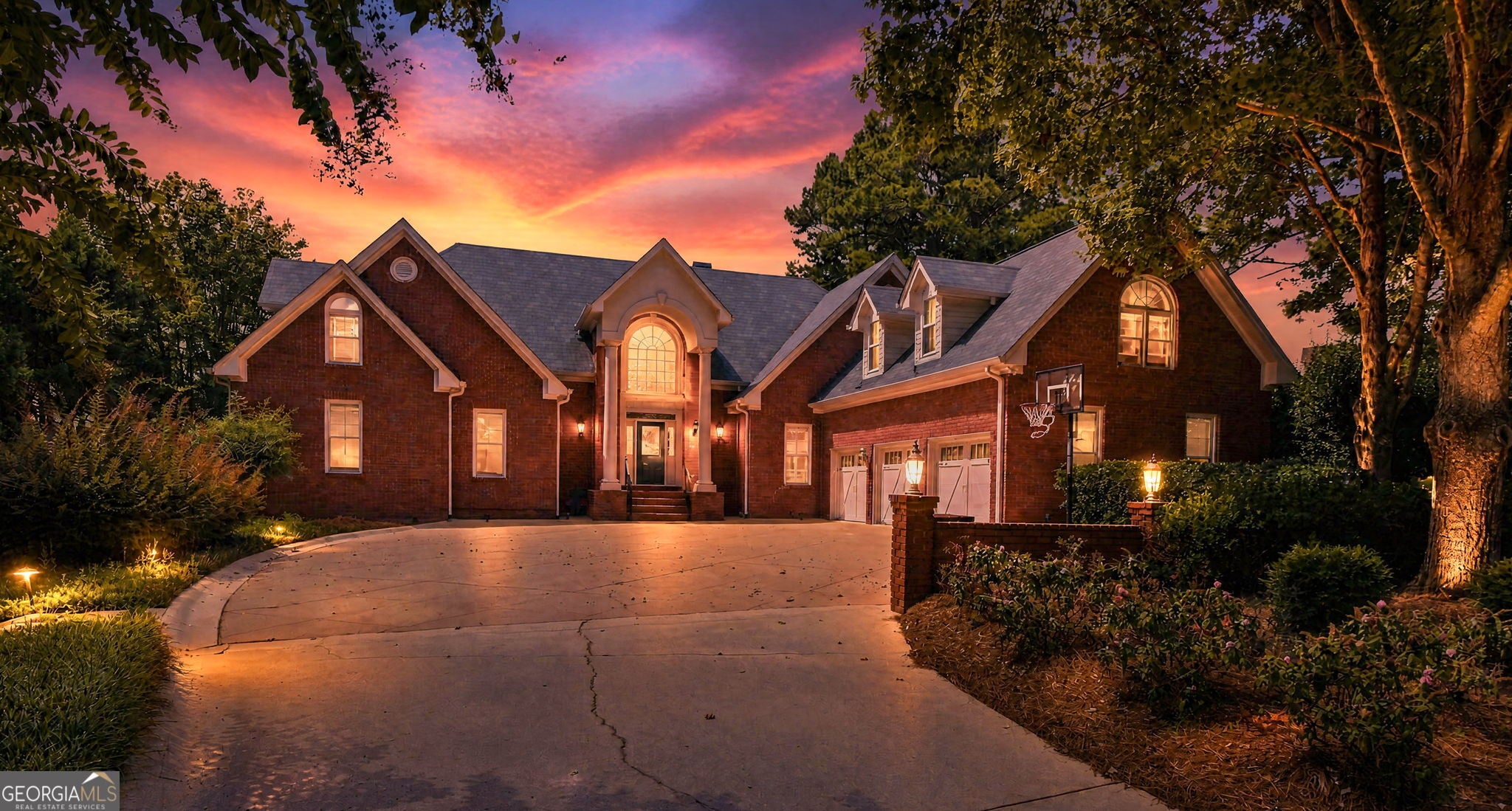 3117 Lake Park DR