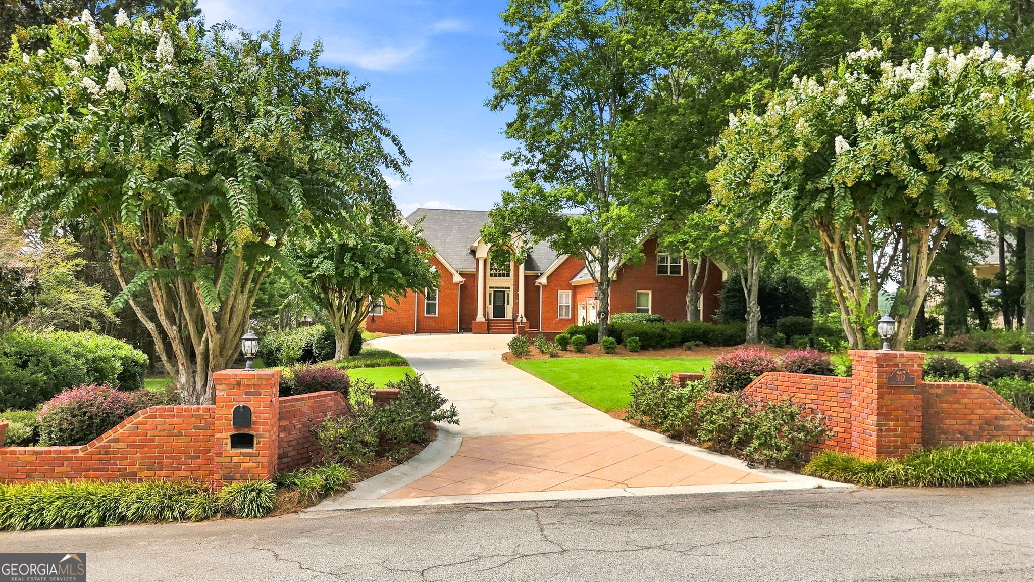 3117 Lake Park DR