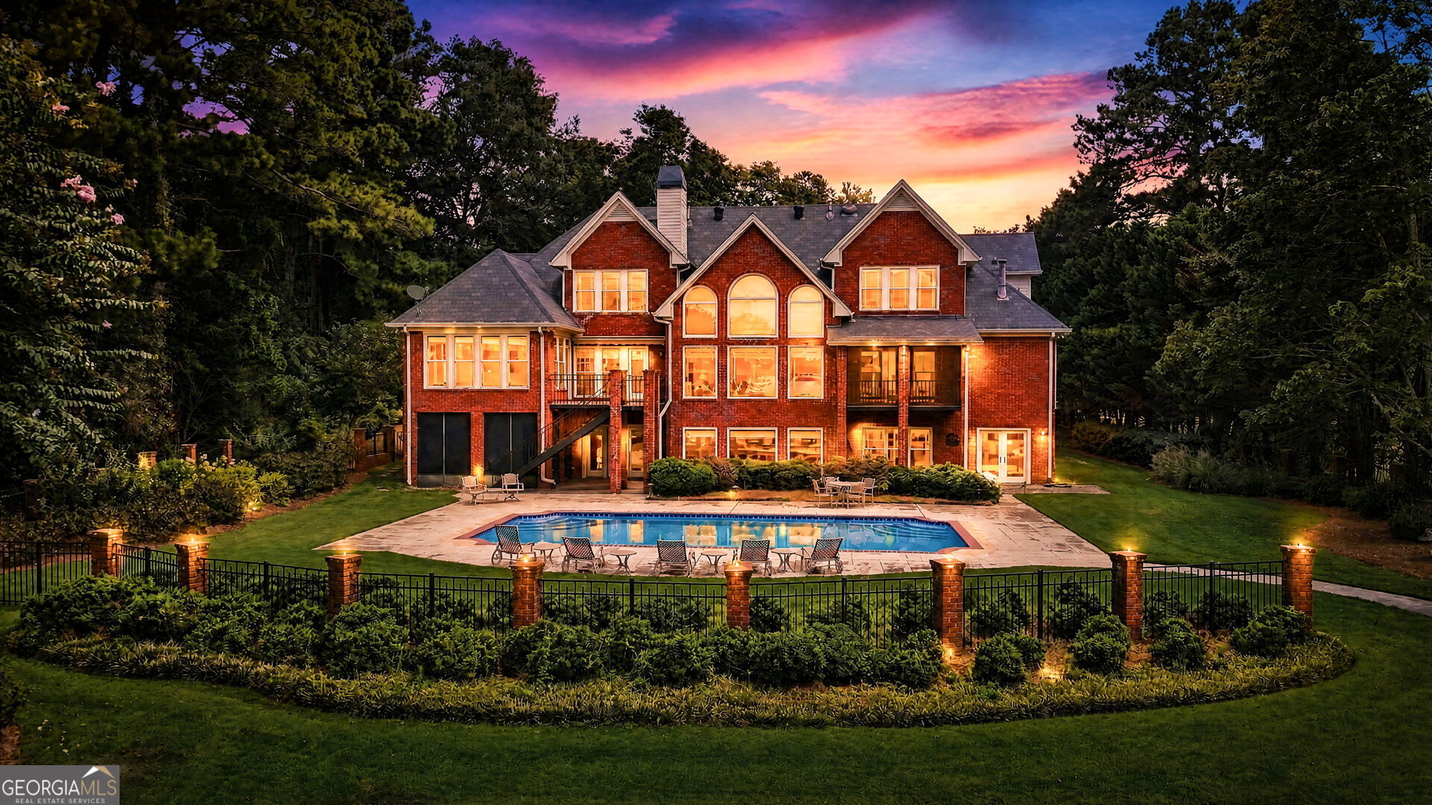 3117 Lake Park DR