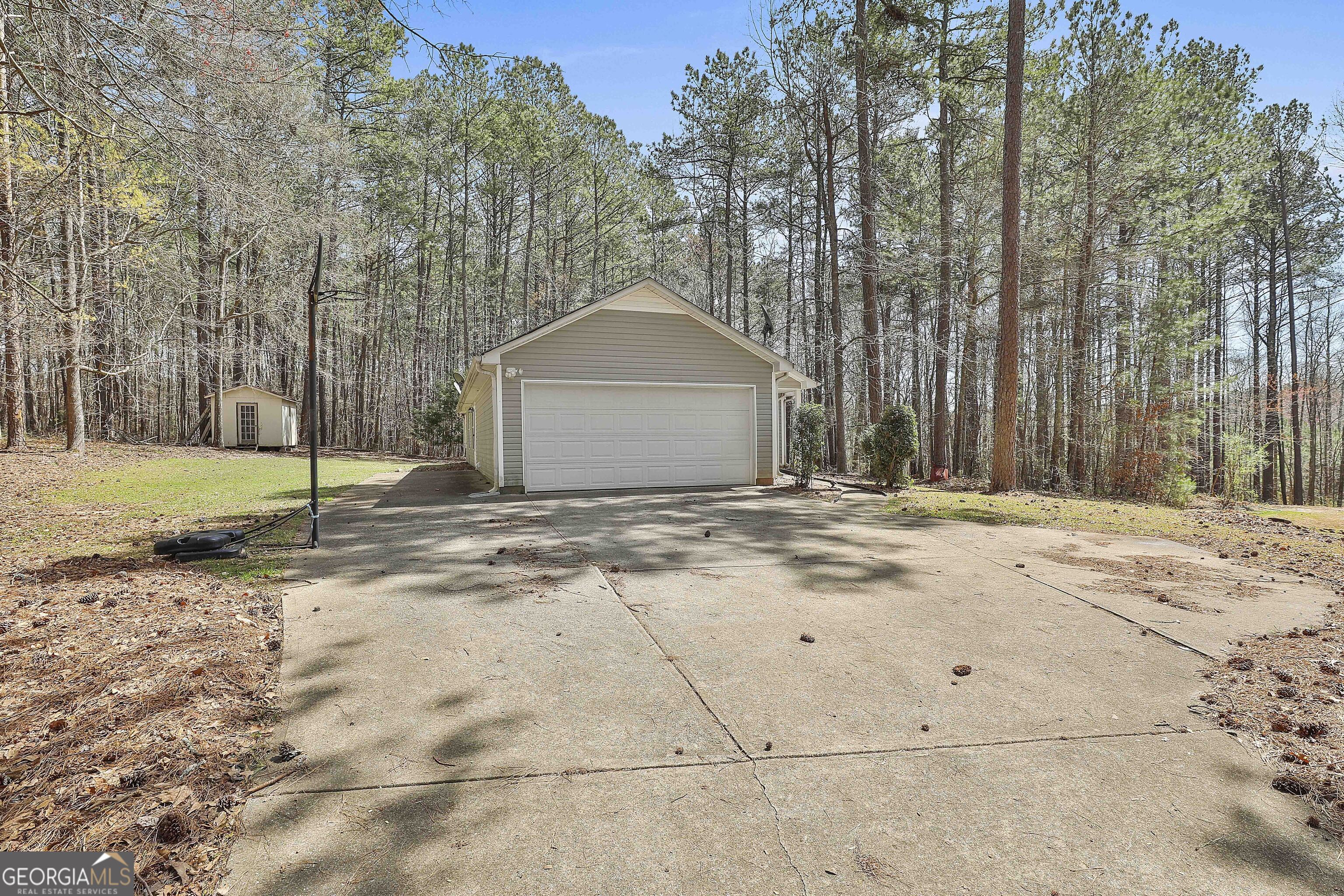 1109 Allen RD