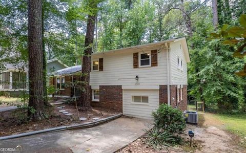 Photo of 4520 Santa Fe Trail SW, Atlanta, GA 30331 (MLS # 10667786)