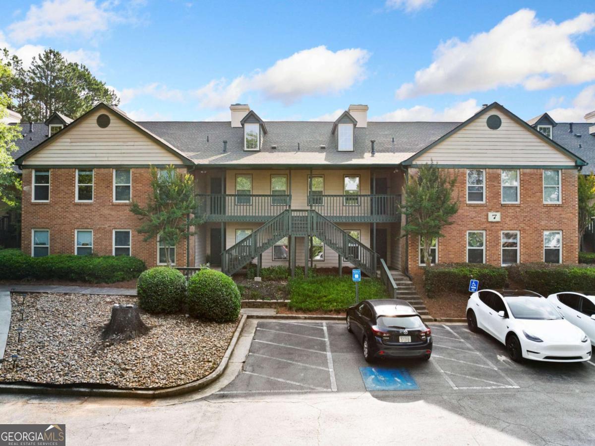 717 Beaufort CIR