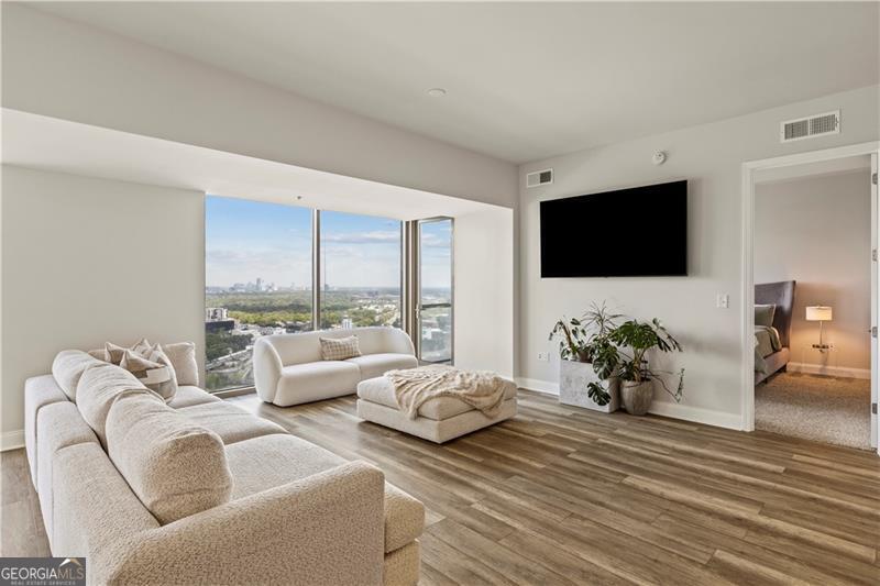 270 17th ST 3604