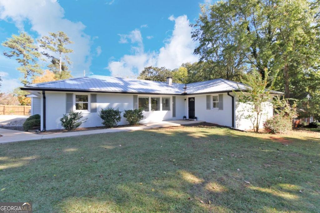 Photo of 1092 Lake Drive, Athens, GA 30606 (MLS # 10730219)