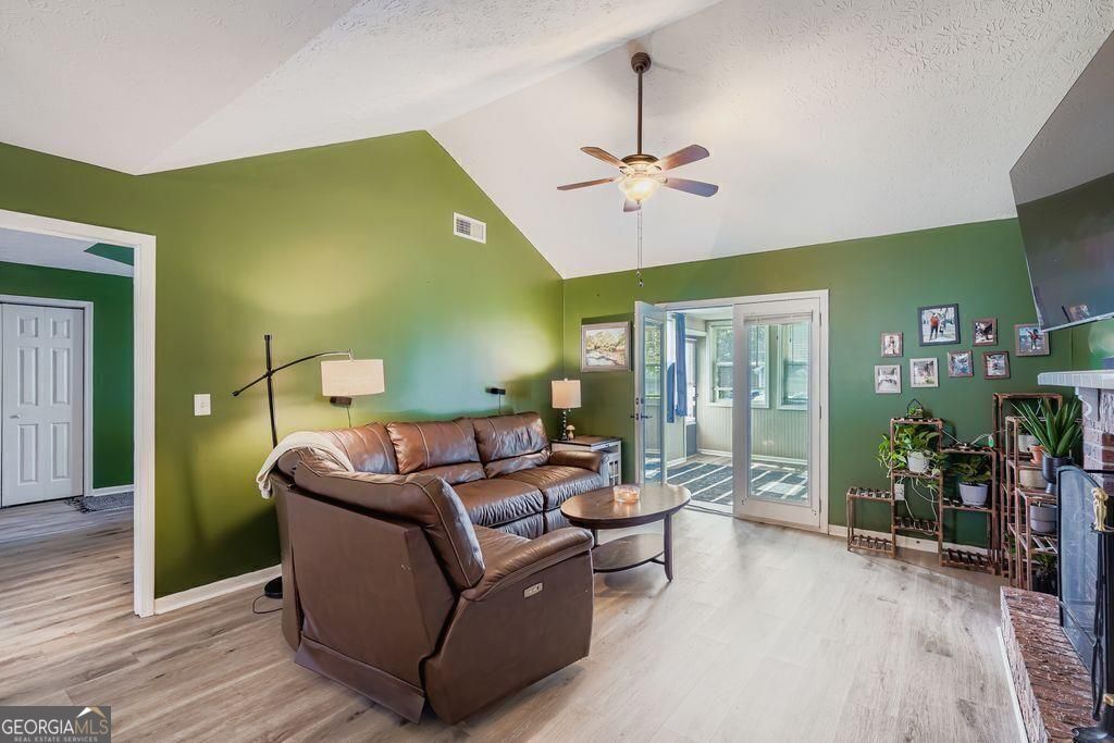 STEEPLE CHASE - Residential