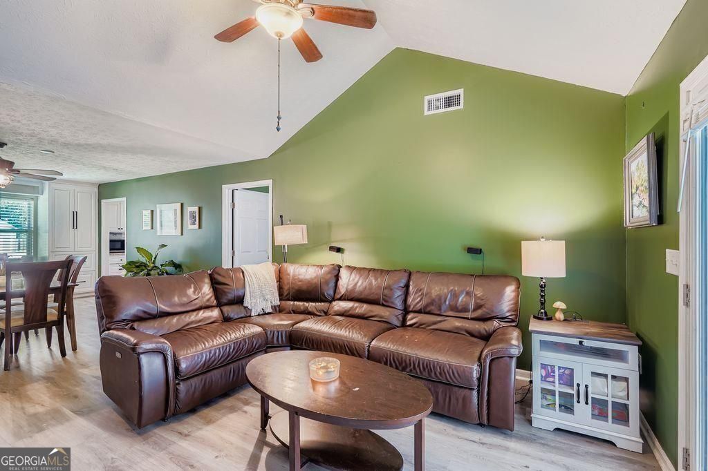 STEEPLE CHASE - Residential