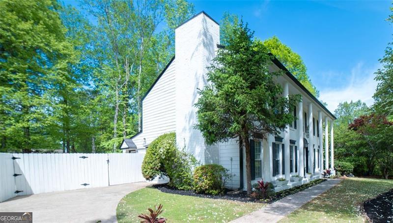 909 Otter WAY