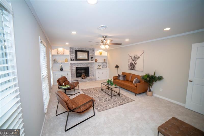 909 Otter WAY