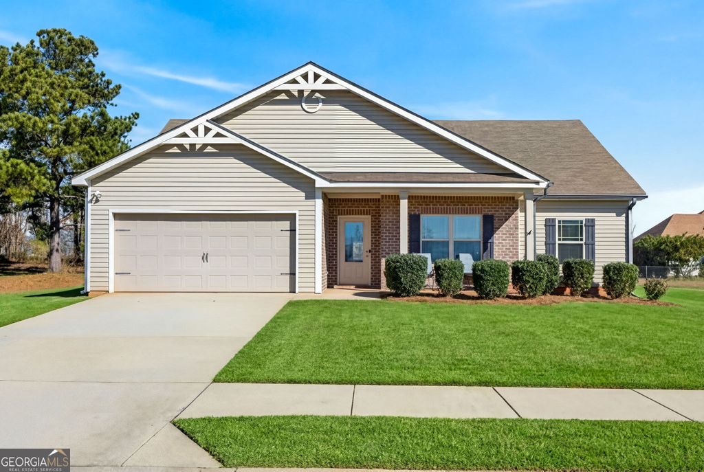 Photo of 105 Garnet Lane, Griffin, GA 30224 (MLS # 10698431)