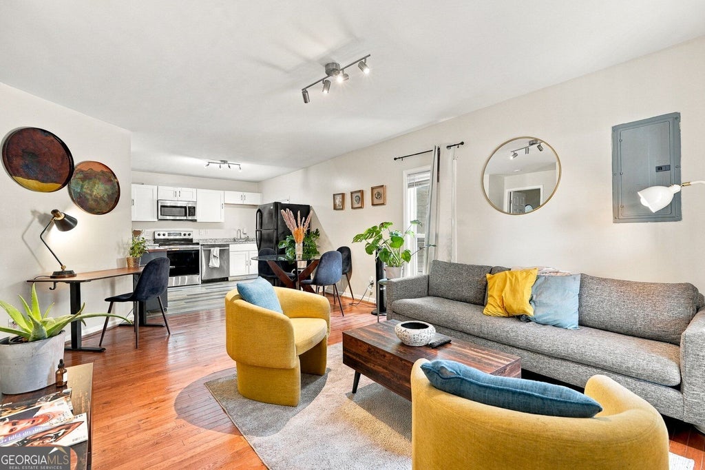 Photo of 1069 Martin Luther King Jr Dr, Atlanta, GA 30314 (MLS # 10866460)