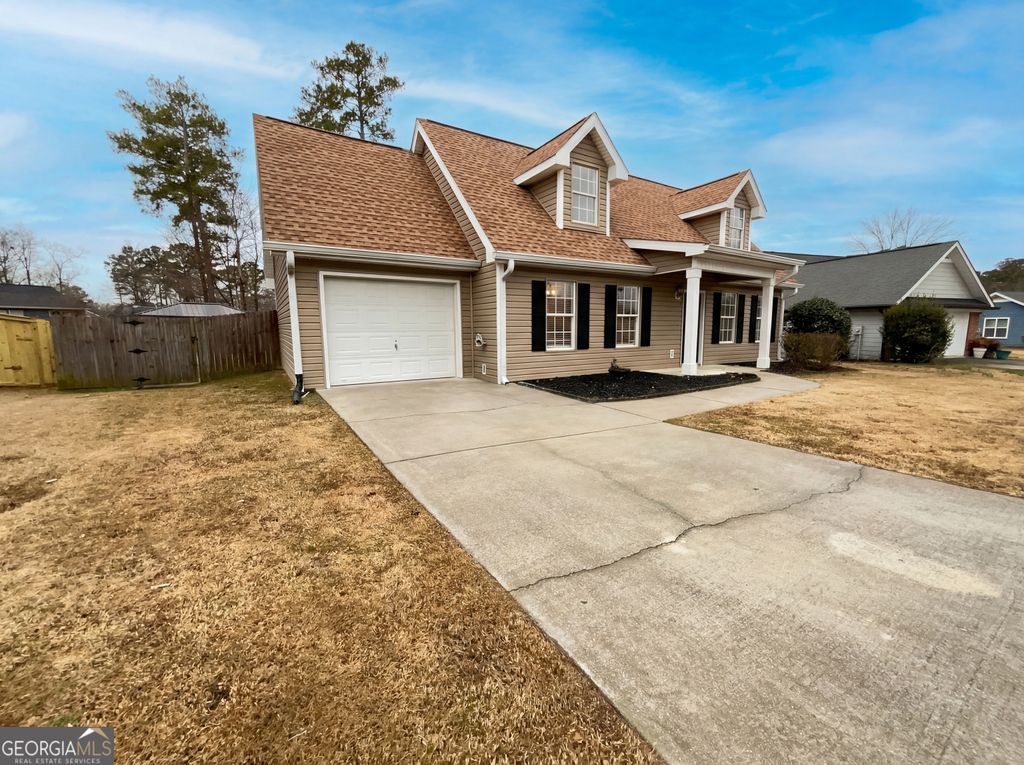 Photo of 17 Redfern Trail NE, Rome, GA 30165 (MLS # 10680791)