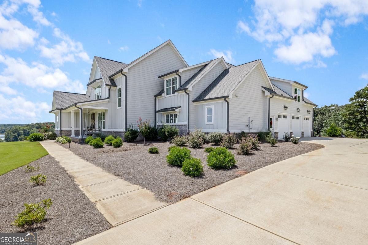 815 N Hampton WAY
