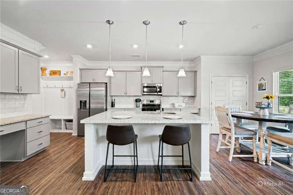137 Lynwood LN