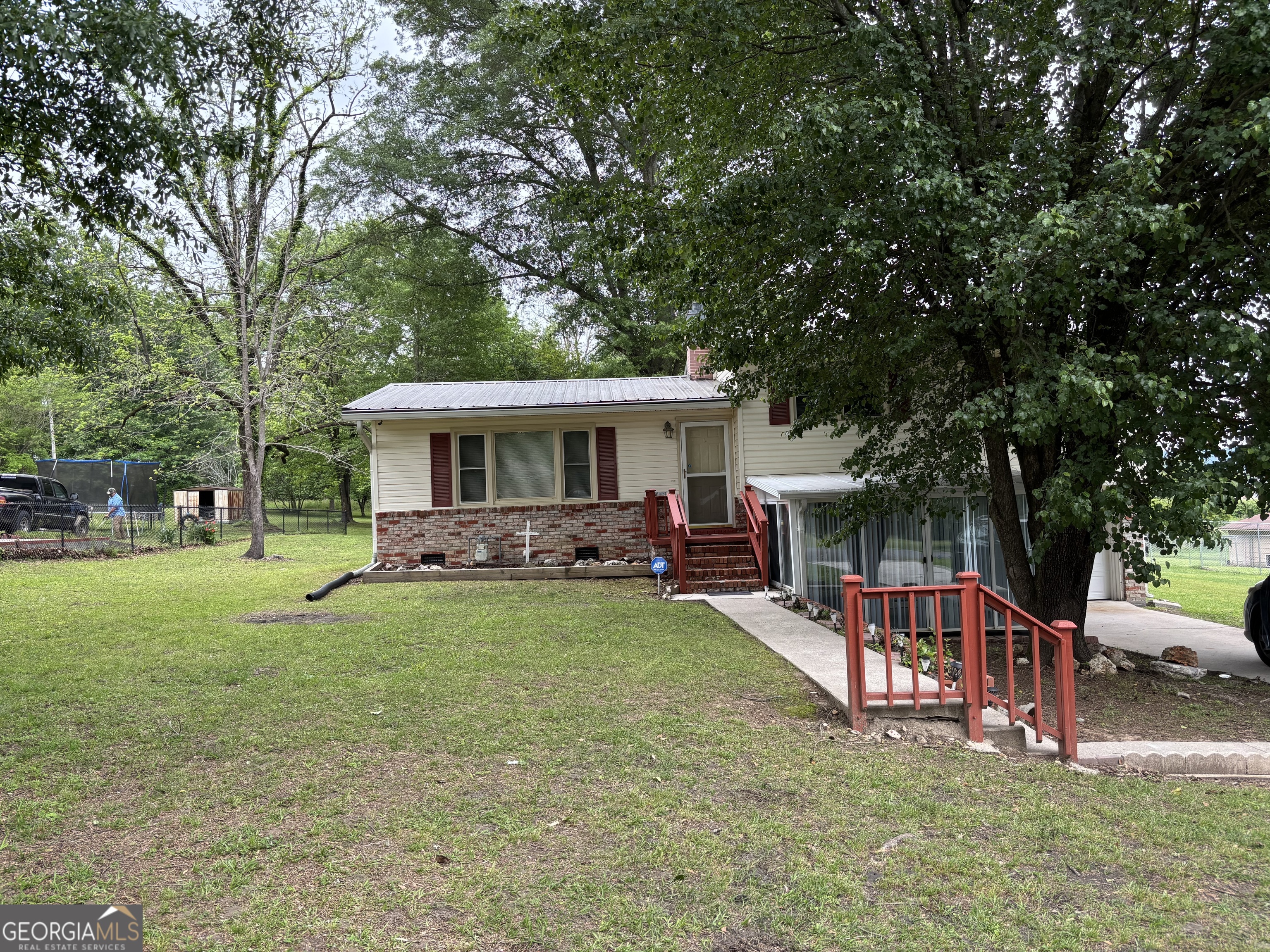 Listing image 4