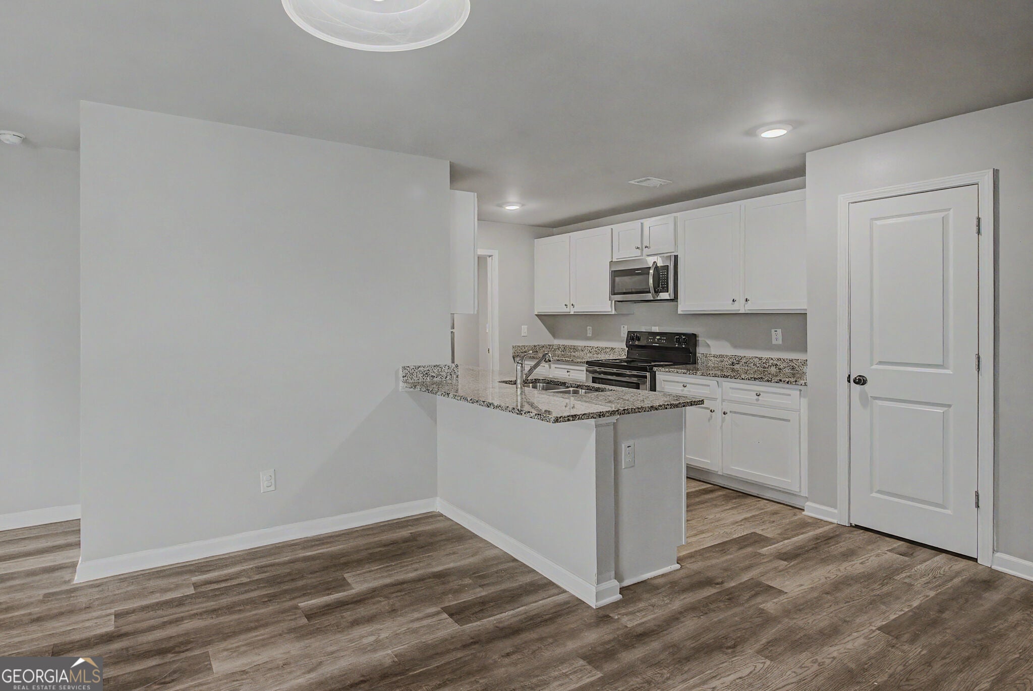 123 W Lexington AVE