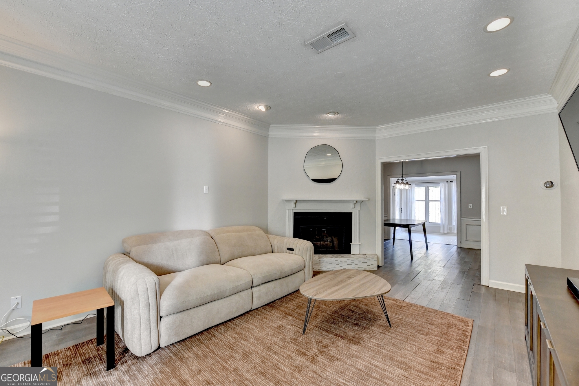 7111 Saint Charles SQ