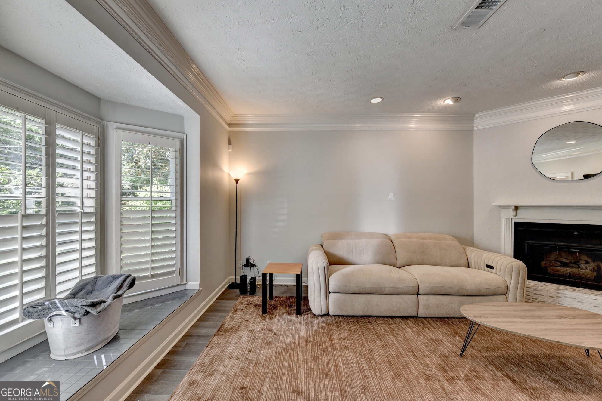 7111 Saint Charles SQ