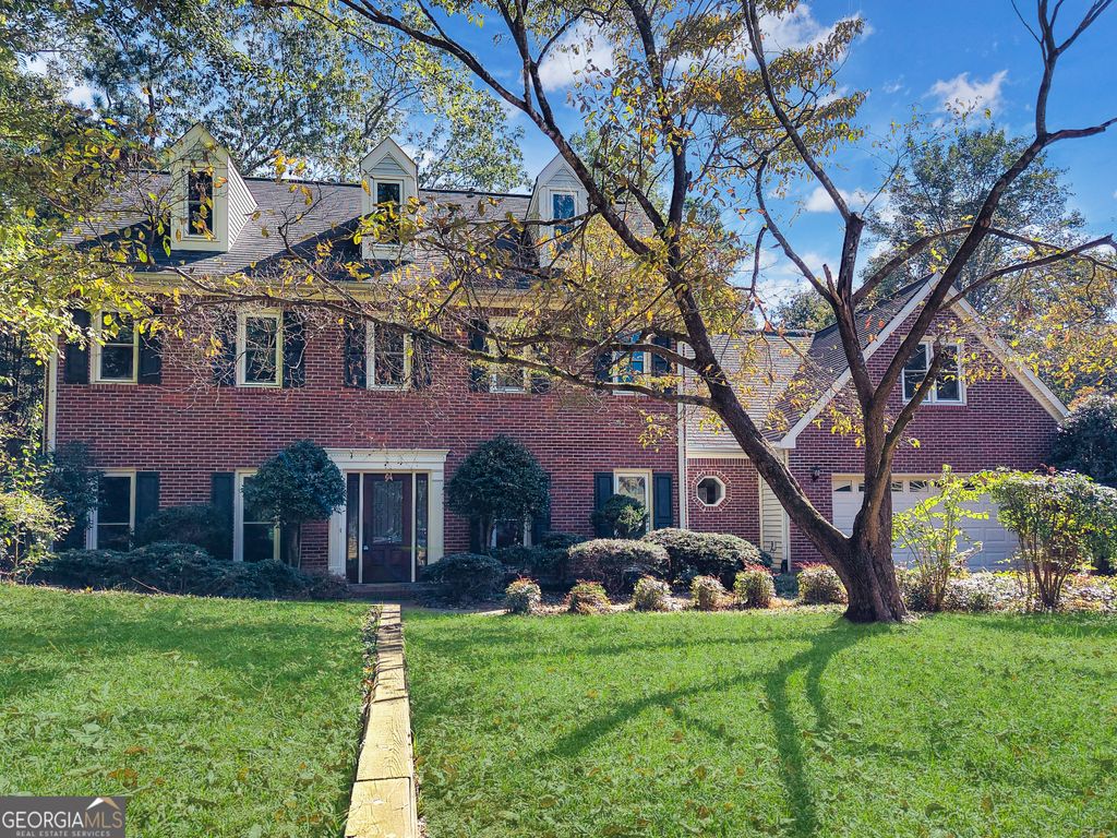 Photo of 11775 Highland Colony Drive, Roswell, GA 30075 (MLS # 10625828)