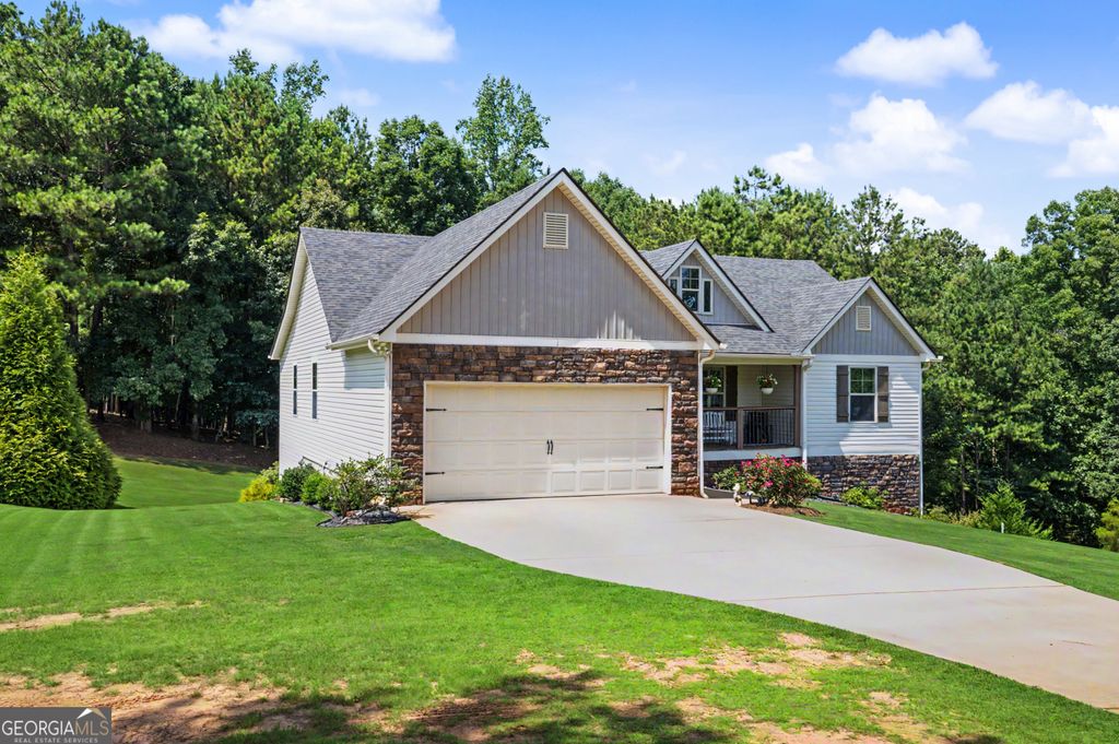Photo of 126 Copper Creek Dr, Lagrange, GA 30240 (MLS # 10801099)