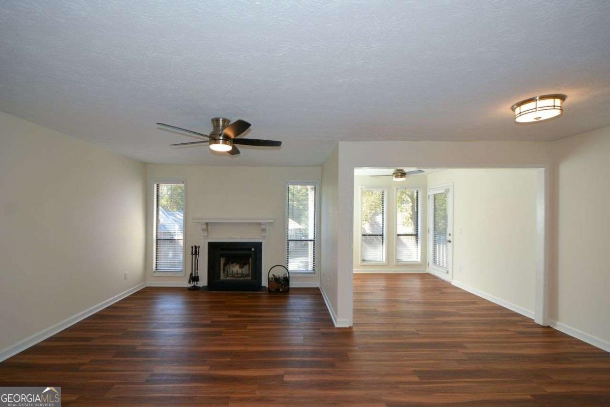 Woodridge Way - Residential