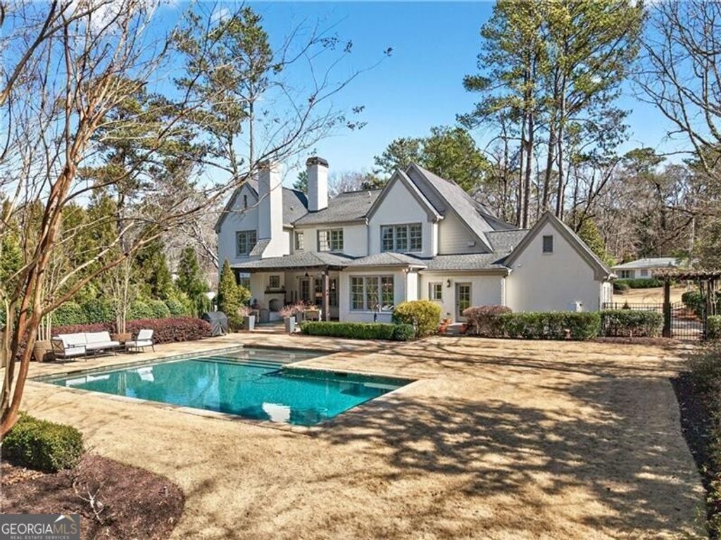 Photo of 2976 Sequoyah Drive NW, Atlanta, GA 30327 (MLS # 10694824)