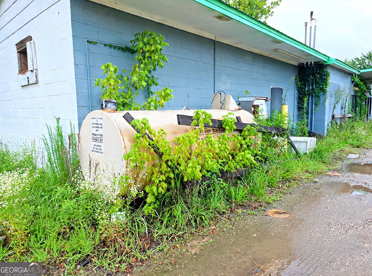 7057 US Hwy 78