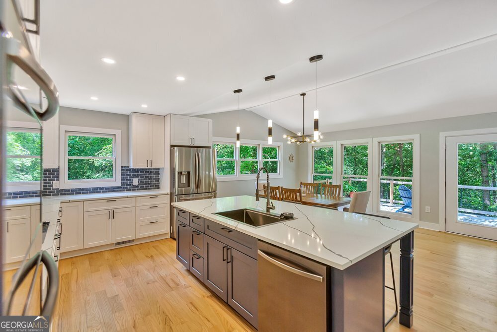 250 Harbor Heights CIR