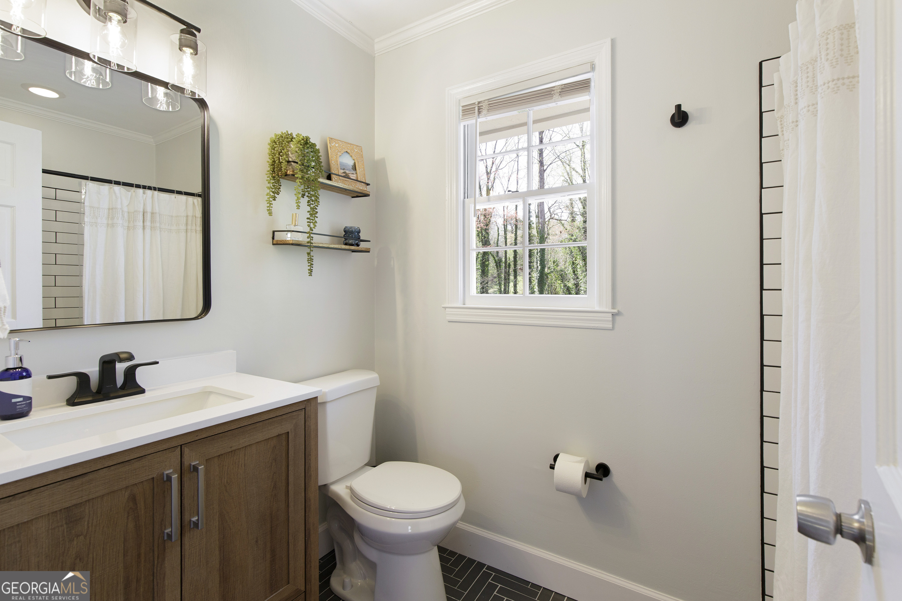 Gainesville, Georgia 30506, United States, 4 Bedrooms Bedrooms, ,4 BathroomsBathrooms,Residential,Active,97843