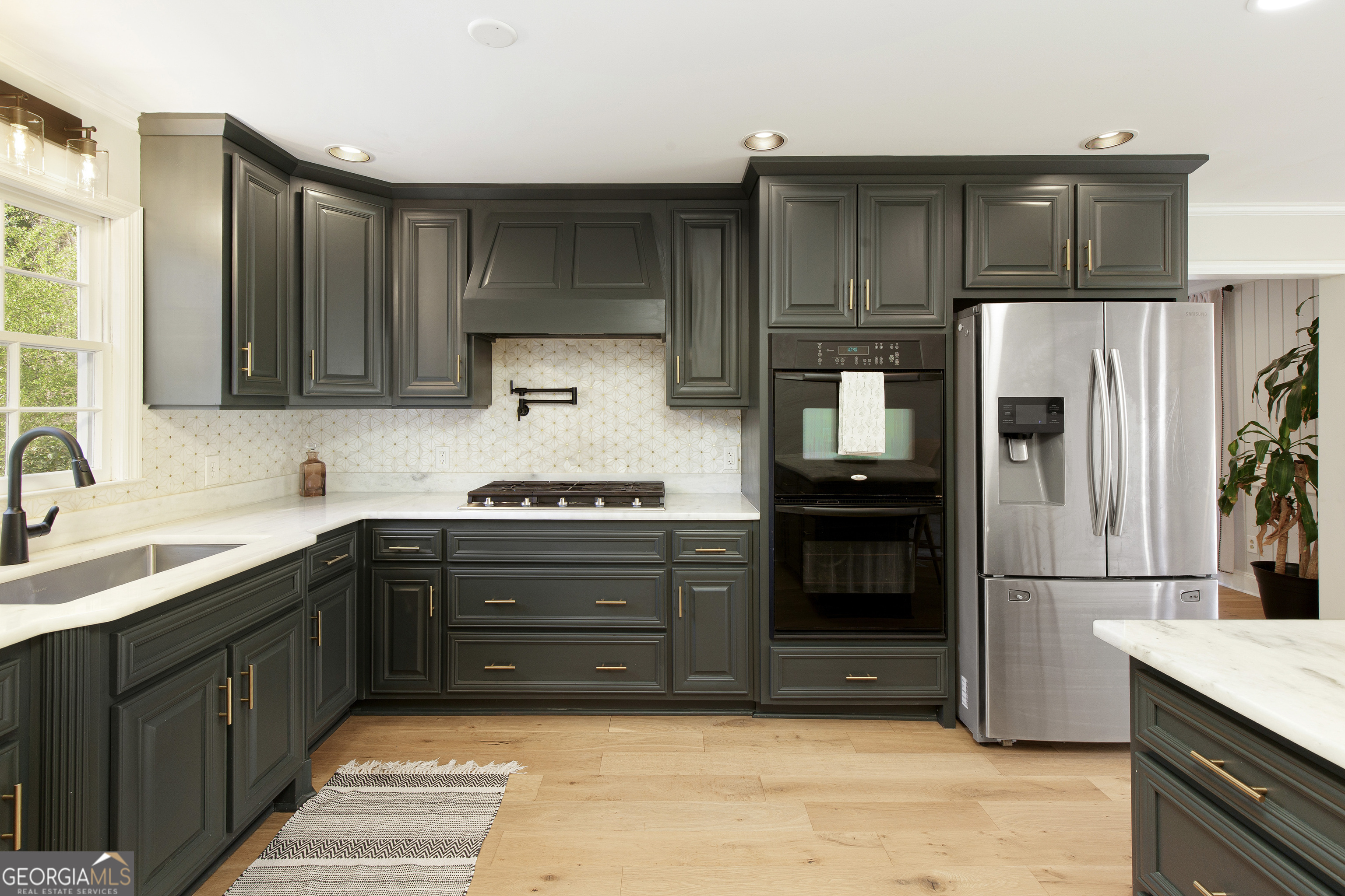 Gainesville, Georgia 30506, United States, 4 Bedrooms Bedrooms, ,4 BathroomsBathrooms,Residential,Active,97843