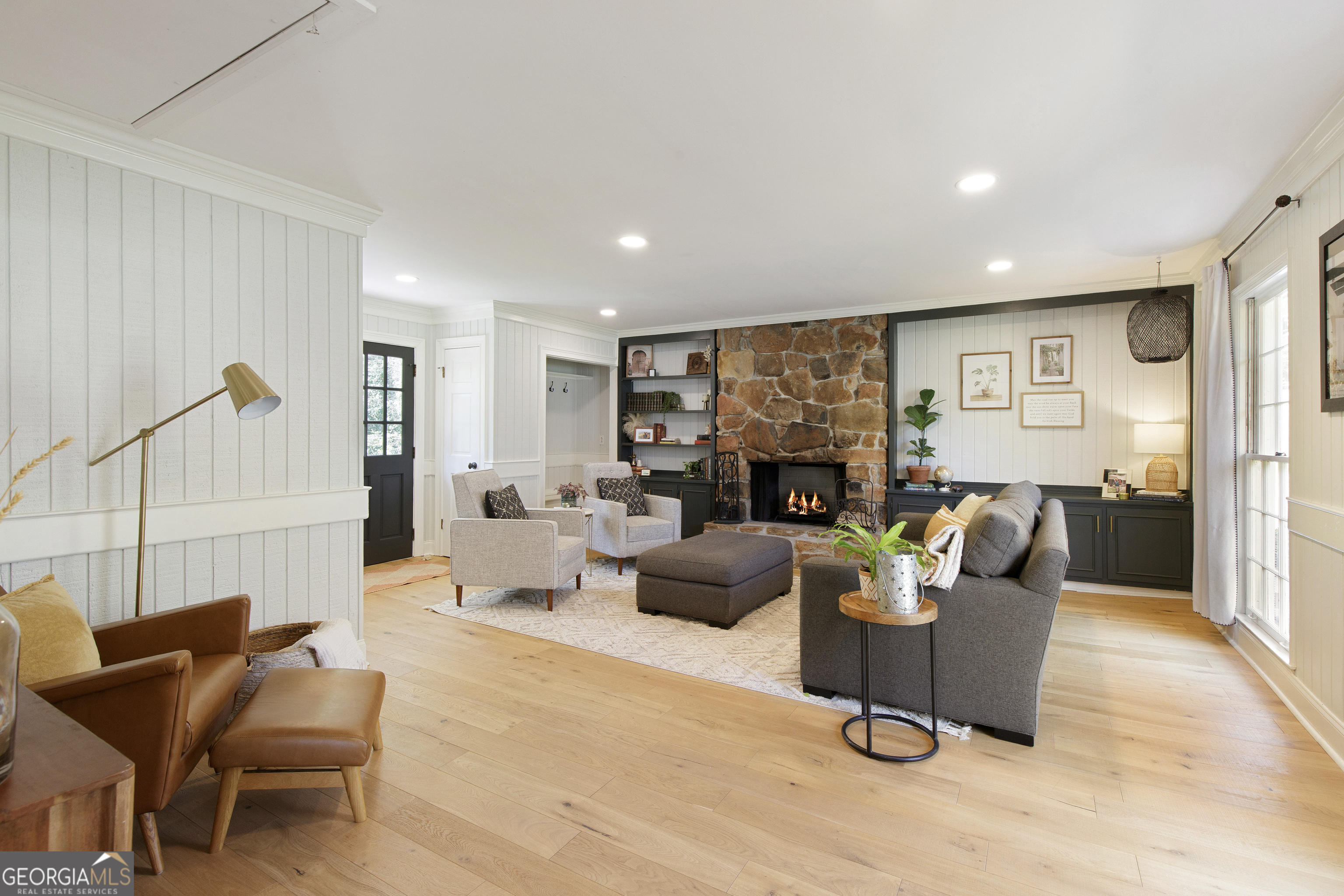 Gainesville, Georgia 30506, United States, 4 Bedrooms Bedrooms, ,4 BathroomsBathrooms,Residential,Active,97843