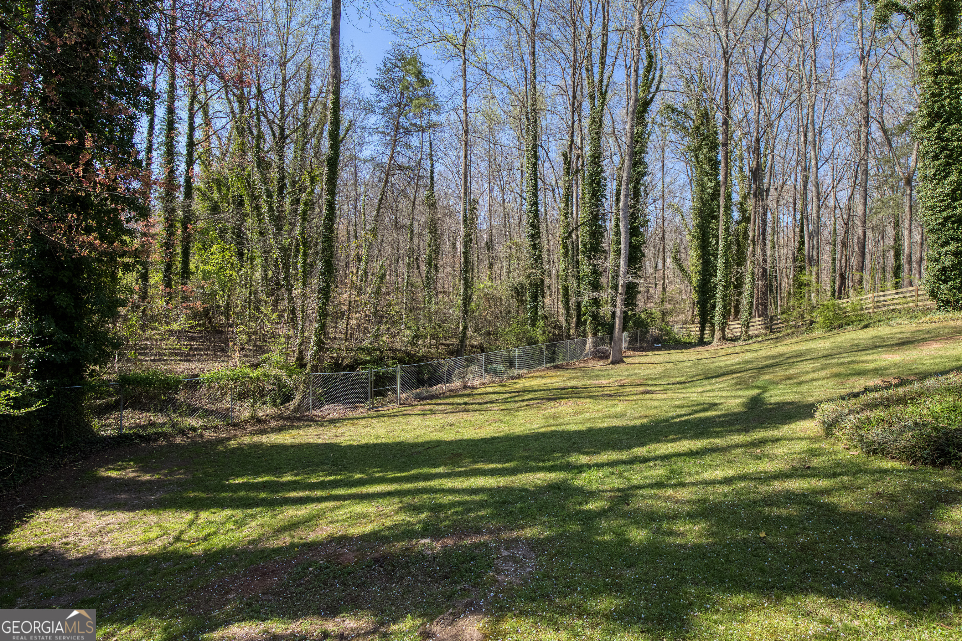 Gainesville, Georgia 30506, United States, 4 Bedrooms Bedrooms, ,4 BathroomsBathrooms,Residential,Active,97843