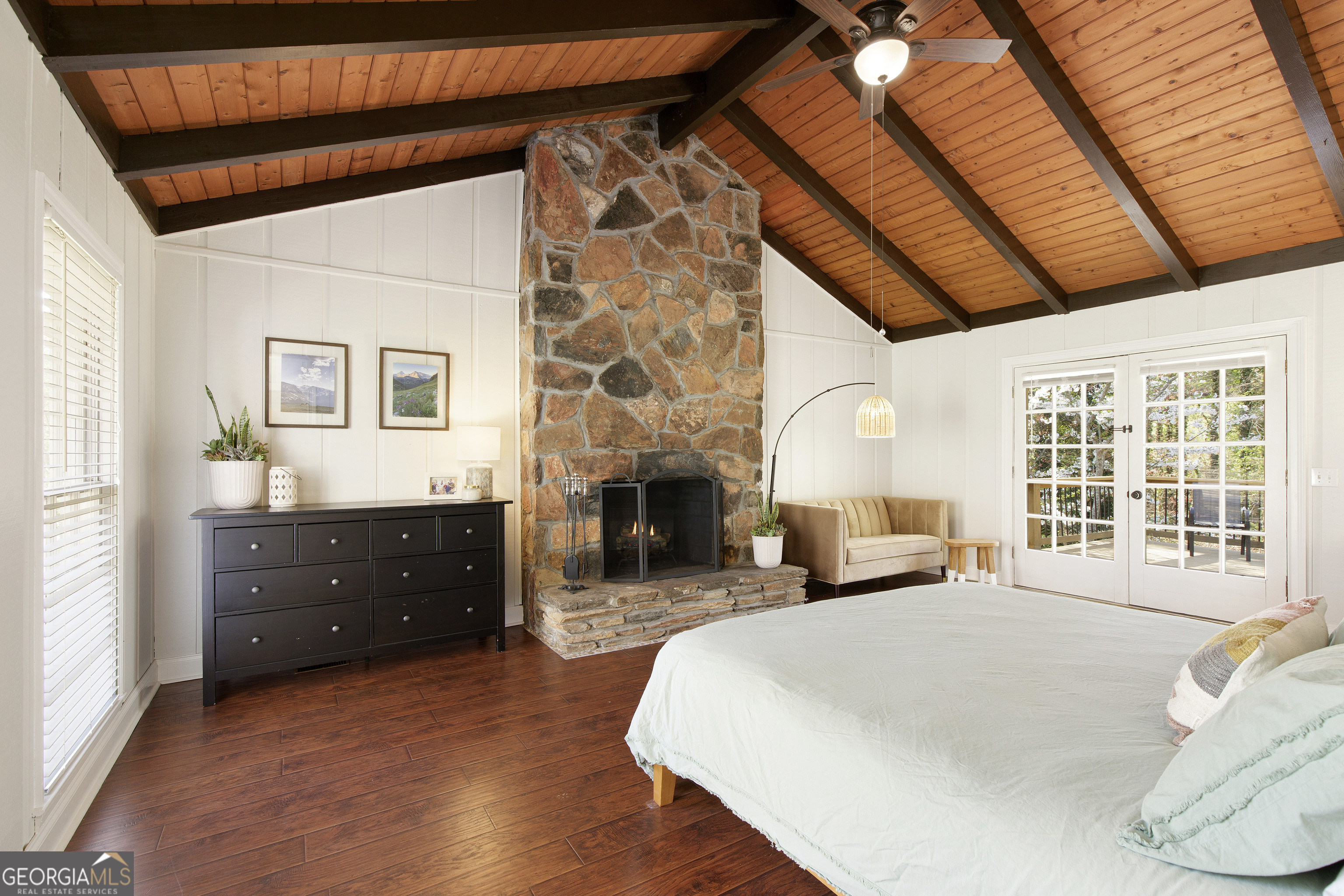 Gainesville, Georgia 30506, United States, 4 Bedrooms Bedrooms, ,4 BathroomsBathrooms,Residential,Active,97843