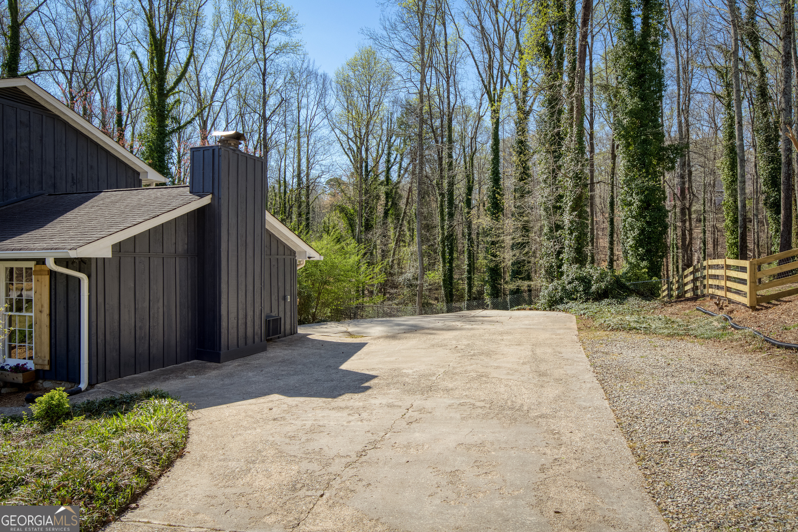 Gainesville, Georgia 30506, United States, 4 Bedrooms Bedrooms, ,4 BathroomsBathrooms,Residential,Active,97843