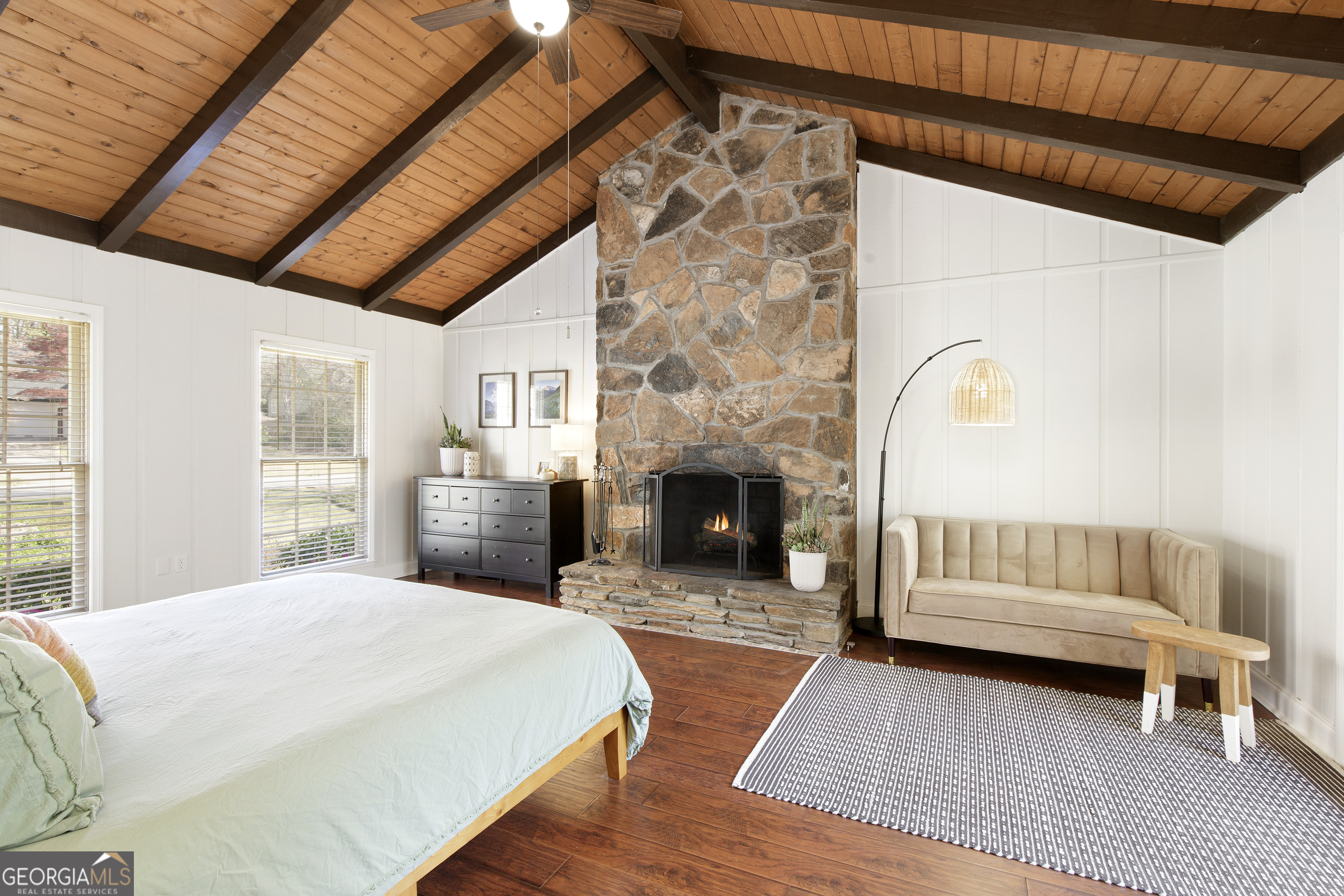 Gainesville, Georgia 30506, United States, 4 Bedrooms Bedrooms, ,4 BathroomsBathrooms,Residential,Active,97843