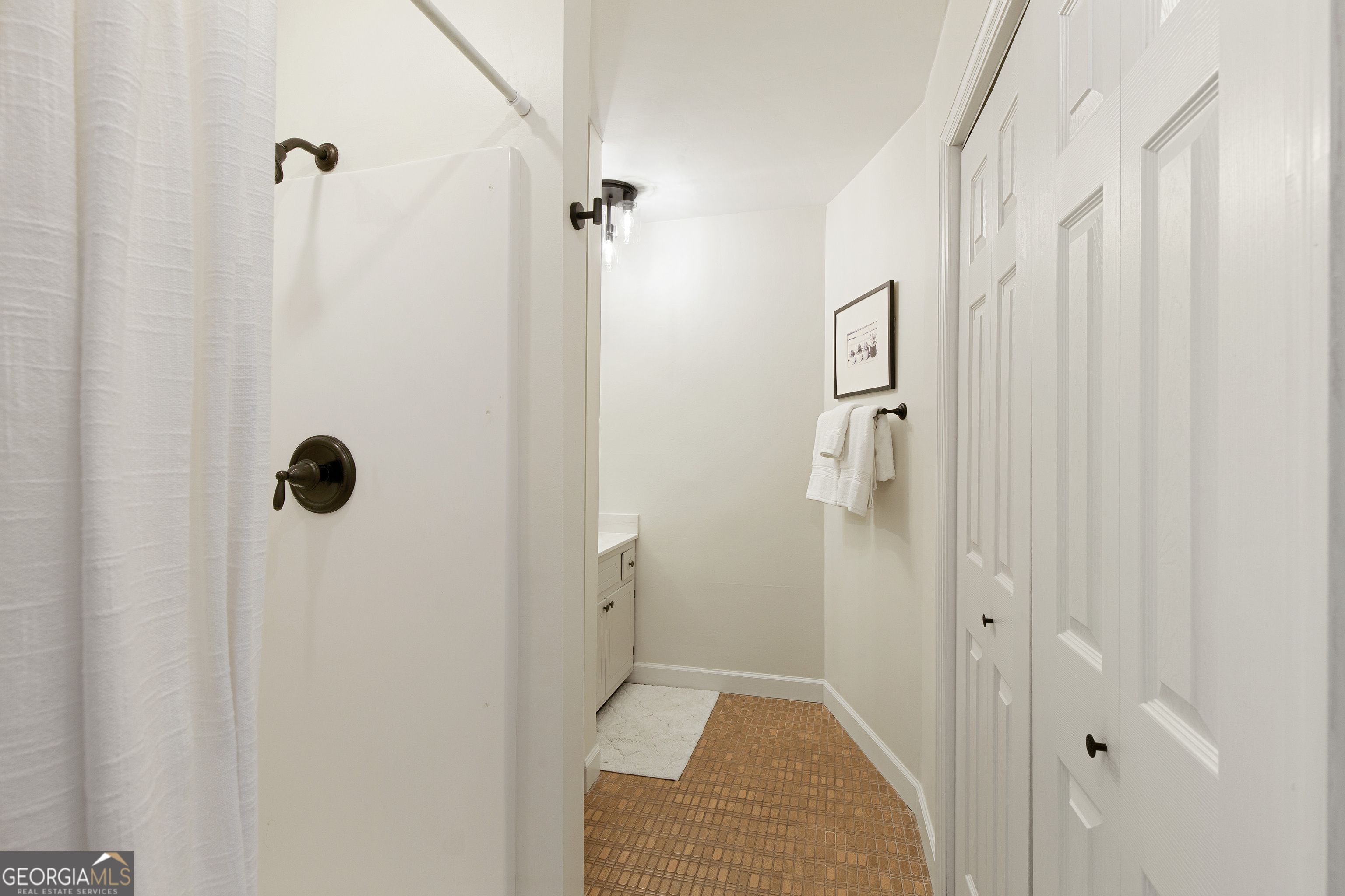 Gainesville, Georgia 30506, United States, 4 Bedrooms Bedrooms, ,4 BathroomsBathrooms,Residential,Active,97843