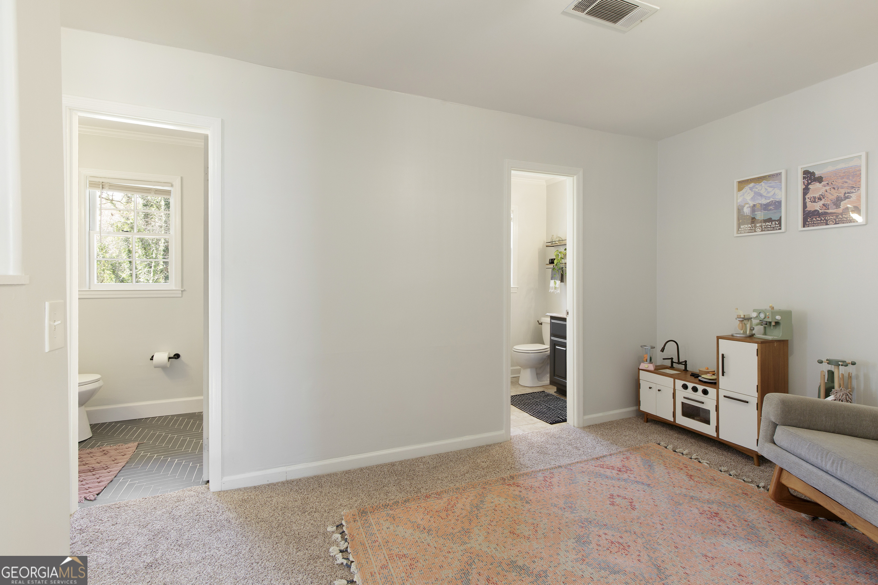 Gainesville, Georgia 30506, United States, 4 Bedrooms Bedrooms, ,4 BathroomsBathrooms,Residential,Active,97843