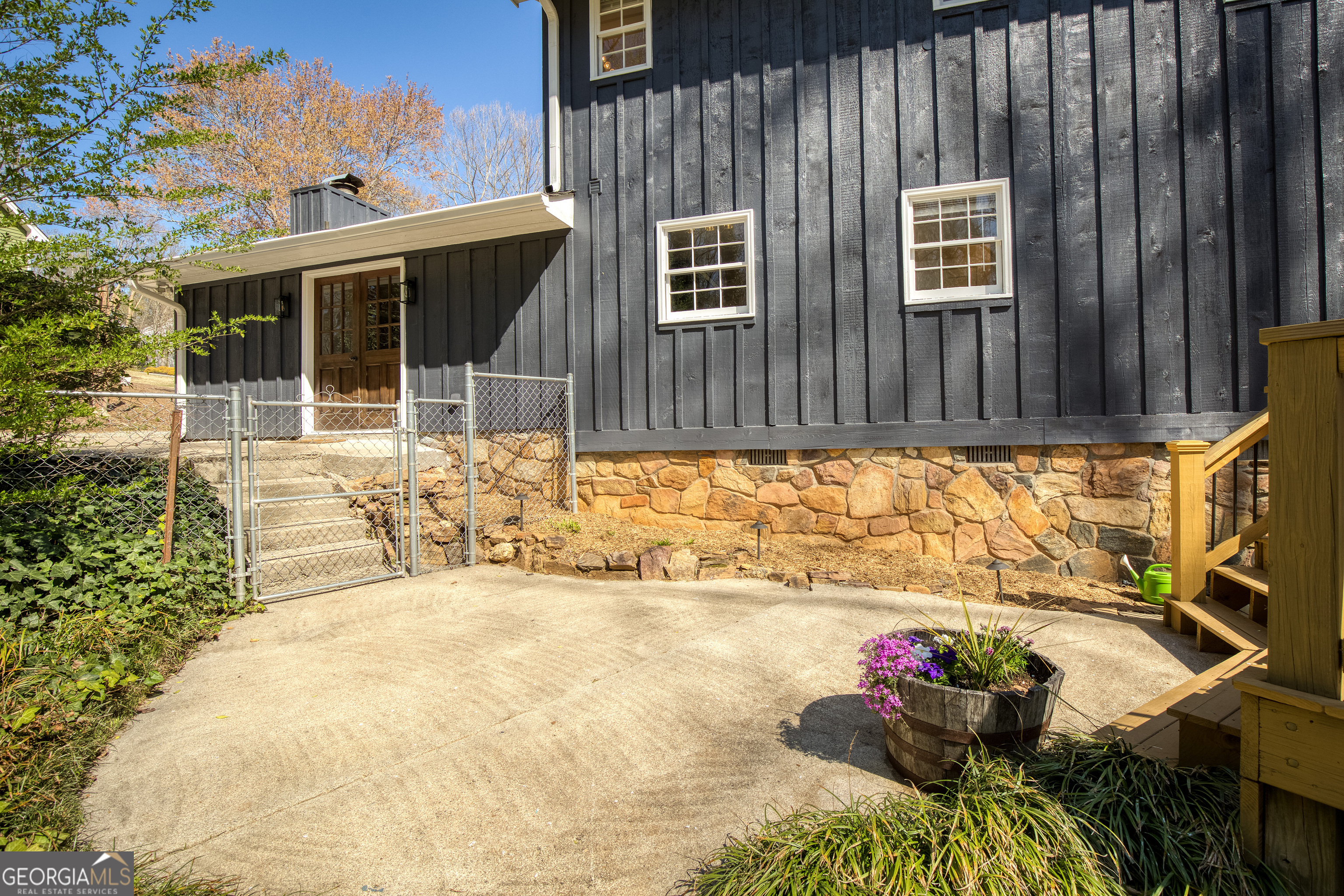 Gainesville, Georgia 30506, United States, 4 Bedrooms Bedrooms, ,4 BathroomsBathrooms,Residential,Active,97843