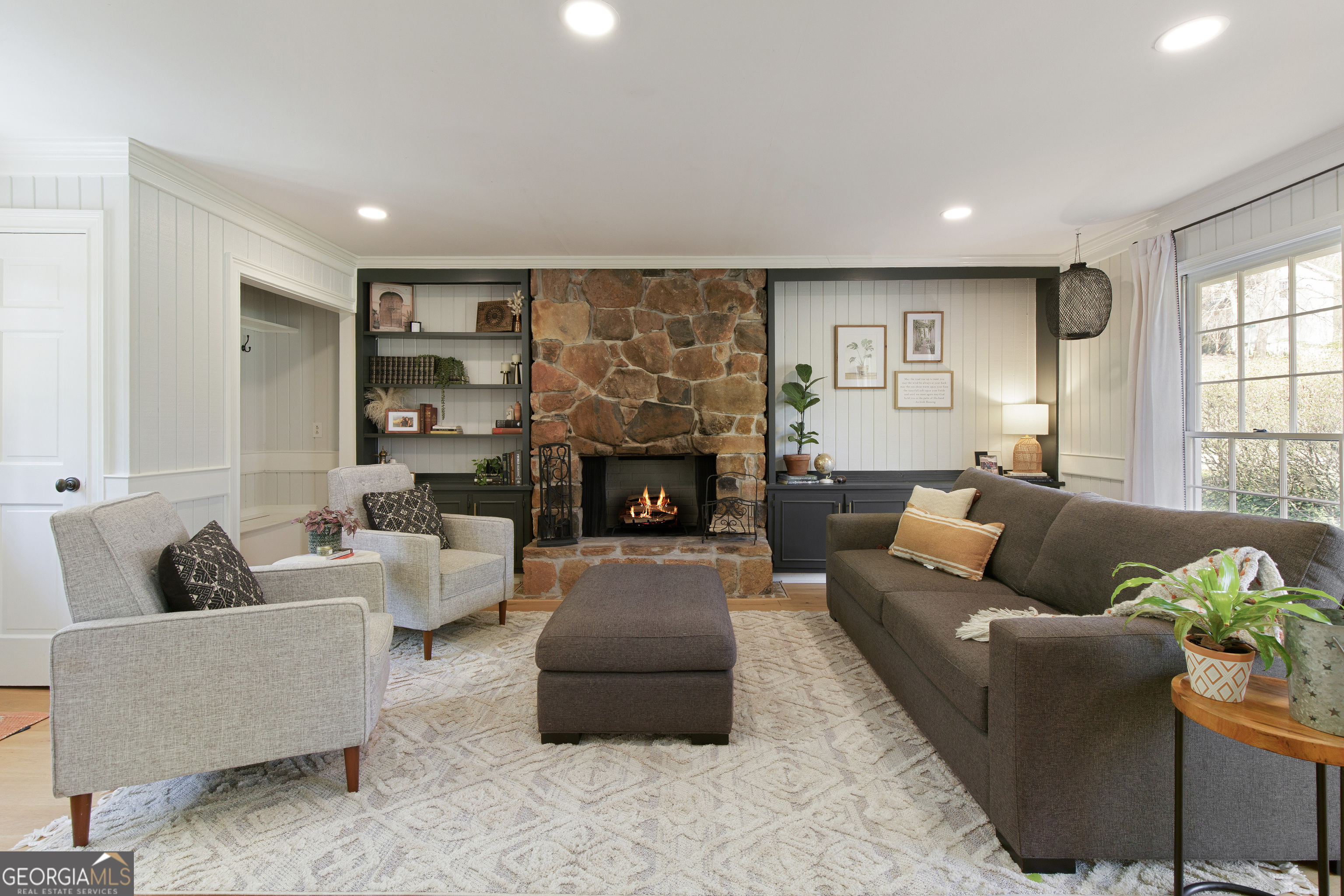 Gainesville, Georgia 30506, United States, 4 Bedrooms Bedrooms, ,4 BathroomsBathrooms,Residential,Active,97843